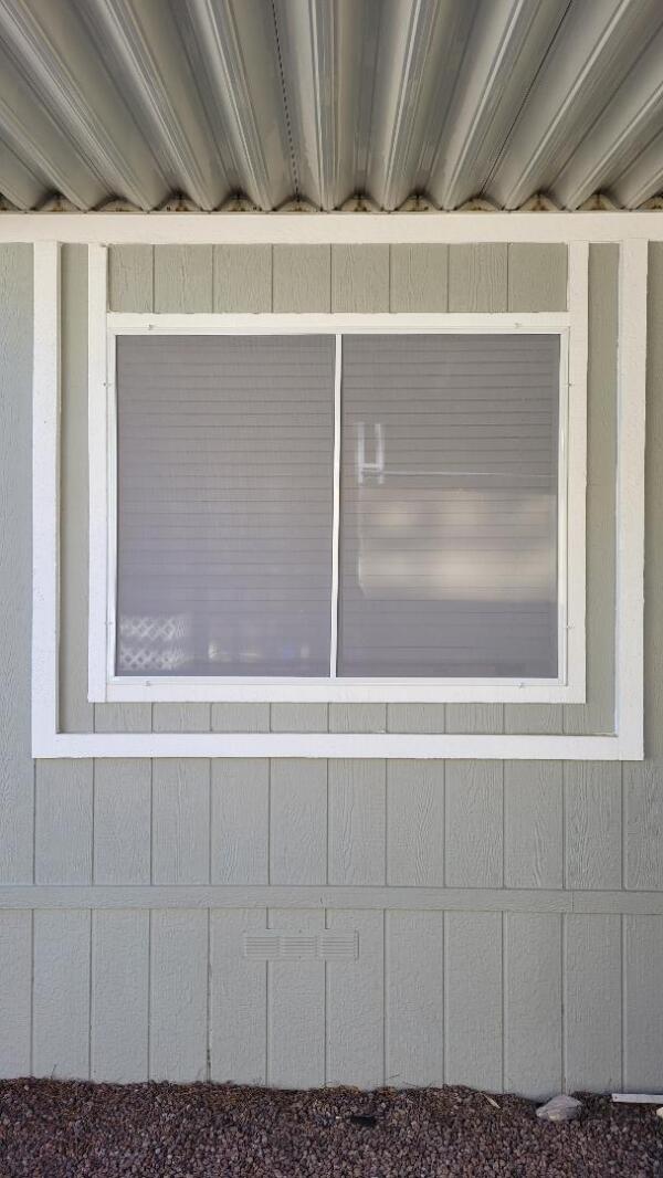 80% grey screen with a white frame on a manufactured home.  